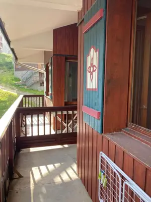 Balcon ou terrasse dans l'établissement Au pied des pistes