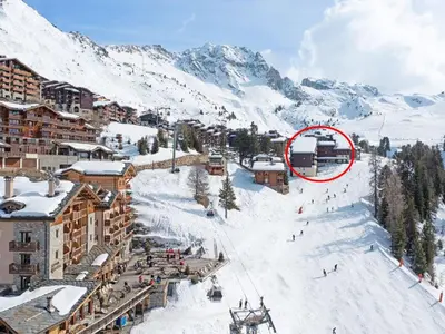 L'établissement Appartement 4-6p Belle Plagne, skis aux pieds, vue montagne, ensoleillé en hiver