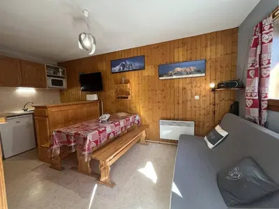 Cuisine ou kitchenette dans l'établissement Charmant T2 de 28 m² pour 6 pers. au pied des pistes avec terrasse - Plan Peisey - FR-1-757-100