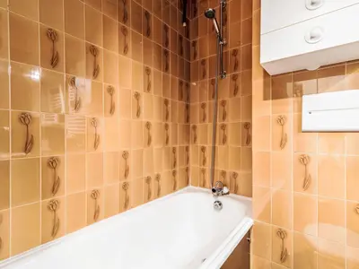 Salle de bains dans l'établissement Studio Le Borsat - Val Claret-18 by Interhome