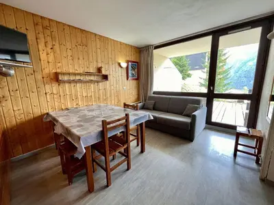 Coin salon dans l'établissement Spacieux appart 2 pièces pour 9 personnes avec terrasse à Plan Peisey - FR-1-757-104