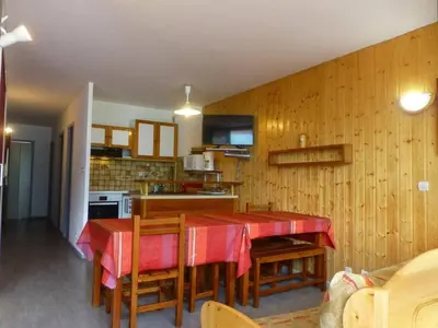 Cuisine ou kitchenette dans l'établissement Spacieux appart 2 pièces pour 9 personnes avec terrasse à Plan Peisey - FR-1-757-104