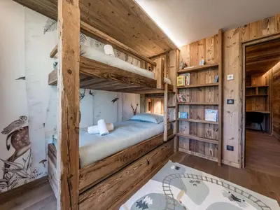 Un ou plusieurs lits dans un hébergement de l'établissement Duplex Ski in/out 5 pers, 2 ch, 3 sdb, Balcon, WIFI - Courchevel 1650 - FR-1-631-208