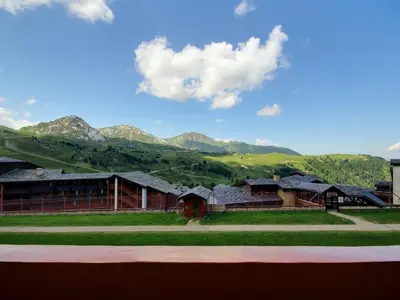 Vue générale sur la montagne ou vue sur la montagne depuis l'appartement