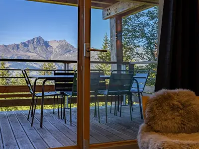 Vue générale sur la montagne ou vue sur la montagne depuis l'appartement