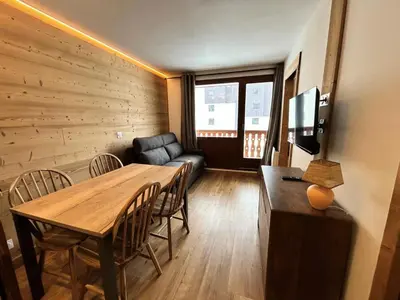 Télévision ou salle de divertissement dans l'établissement Résidence Hameau Du Borsat 1& 2 - Studio cabine rénové·Pied des Pistes·Balcon MAE-6981