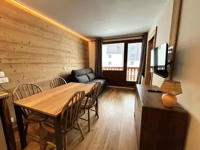 Télévision ou salle de divertissement dans l'établissement Résidence Hameau Du Borsat 1& 2 - Studio cabine rénové·Pied des Pistes·Balcon MAE-9321