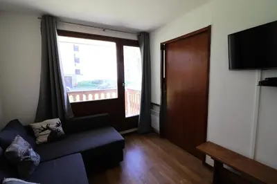 Télévision ou salle de divertissement dans l'établissement Résidence Hameau Du Borsat 1& 2 - Studio cabine·Pied des Pistes·Balcon MAE-6431