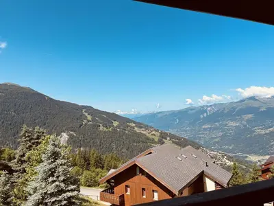 Vue générale sur la montagne ou vue sur la montagne depuis l'appartement