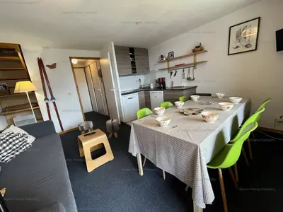 Cuisine ou kitchenette dans l'établissement Appartement duplex 45m², 3 pièces, 8 pers, balcon, près des pistes, animaux admis - FR-1-757-117