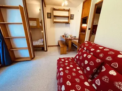 Un ou plusieurs lits dans un hébergement de l'établissement Studio pour 4 avec balcon, proche pistes, animaux admis à Vallandry - FR-1-757-119