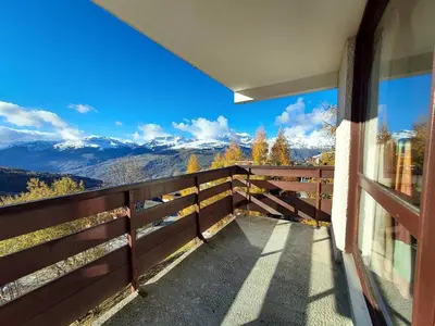 Vue générale sur la montagne ou vue sur la montagne depuis l'appartement