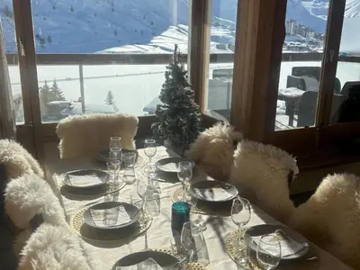 Vue générale sur la montagne ou vue sur la montagne depuis l'appartement