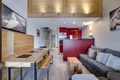 Cuisine ou kitchenette dans l'établissement Appartement Val d Isère Centre 4 pièces parking 8 personnes 5min à pied du front de neige