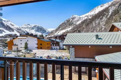 Vue générale sur la montagne ou vue sur la montagne depuis l'appartement