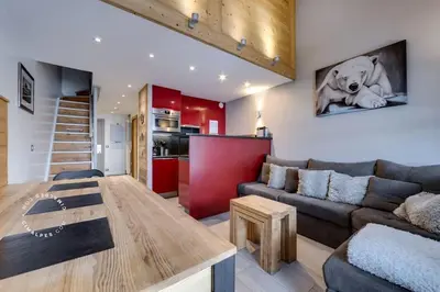 Cuisine ou kitchenette dans l'établissement Appartement Val d Isère Centre 4 pièces parking 8 personnes 5min à pied du front de neige