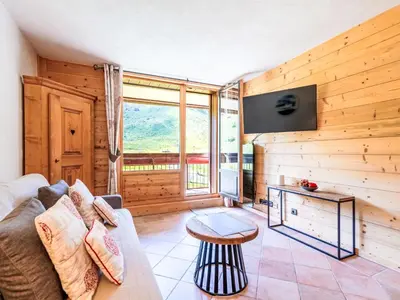 Télévision ou salle de divertissement dans l'établissement Apartment Les Tommeuses - Val Claret-37 by Interhome