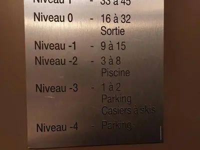 Plan de l'établissement Spacieux 4 pièces au ski, 3 chambres, accès piscine - FR-1-411-948