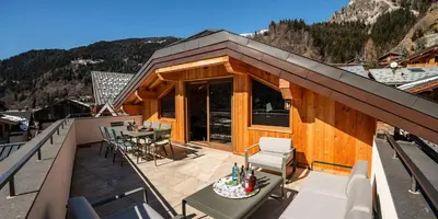 Vue générale sur la montagne ou vue sur la montagne depuis le chalet