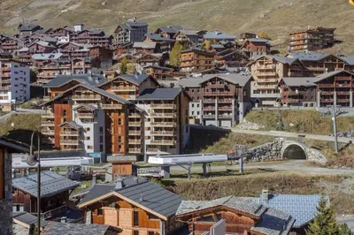 Vue générale sur la montagne ou vue sur la montagne depuis l'appartement