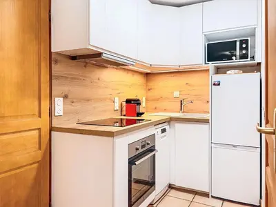 Cuisine ou kitchenette dans l'établissement Apartment Les Balcons de Val Cenis le Haut by Interhome