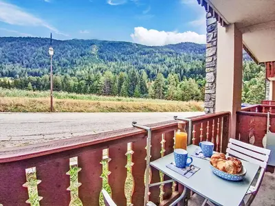 Vue générale sur la montagne ou vue sur la montagne depuis l'appartement