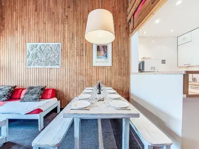 Cuisine ou kitchenette dans l'établissement Apartment Le Grand Tichot A et B - Val Claret-18 by Interhome