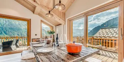 Vue générale sur la montagne ou vue sur la montagne depuis l'appartement