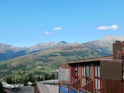 Vue générale sur la montagne ou vue sur la montagne depuis l'appartement