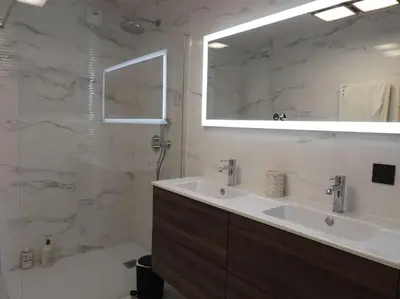 Salle de bains dans l'établissement Paradiski nouveau, cosy et ensoleillé plan Peisey
