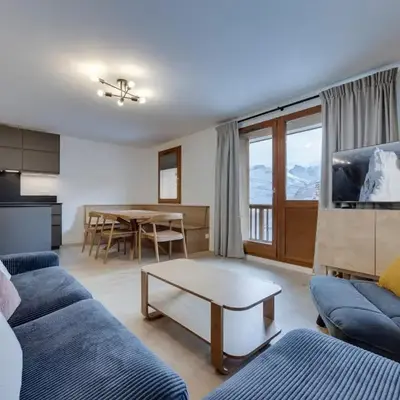 Appartement rénové 3* · Pied des pistes · Balcon · Parking · Wifi - FR-1-502-585