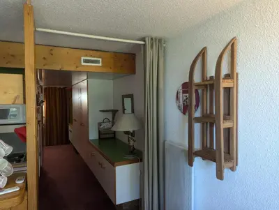 Cuisine ou kitchenette dans l'établissement Studio Arc 1800 Charvet Ski au pied Pierra Menta