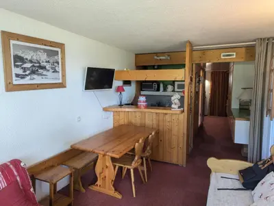 Cuisine ou kitchenette dans l'établissement Studio Arc 1800 Charvet Ski au pied Pierra Menta