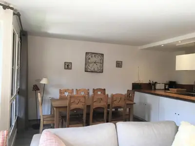 Cuisine ou kitchenette dans l'établissement Résidence Aiguille Des Glaciers - Spacieux appartement 4 pièces 8 personnes MAE-4604