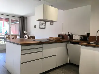 Cuisine ou kitchenette dans l'établissement Résidence Aiguille Des Glaciers - Spacieux appartement 4 pièces 8 personnes MAE-4604