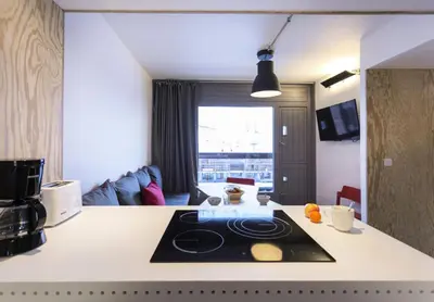 Cuisine ou kitchenette dans l'établissement Résidence Aiguille Rouge - Centre station Appartement 3 pièces 8 personnes MAE-4634