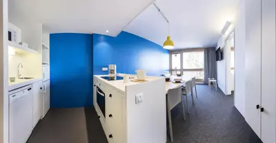 Cuisine ou kitchenette dans l'établissement Résidence Thuria - Spacieux 3 pièces 7/8 personnes MAE-4674