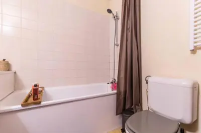 Salle de bains dans l'établissement Résidence Thuria - Spacieux appartement rénové 8 personnes MAE-4704
