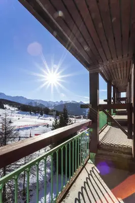 Vue générale sur la montagne ou vue sur la montagne depuis l'appartement