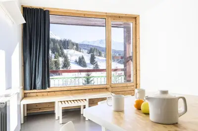 Vue générale sur la montagne ou vue sur la montagne depuis l'appartement