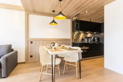 Cuisine ou kitchenette dans l'établissement Résidence Nova 2 - Appartement 2 pièces 6 personnes proche des pistes MAE-4824