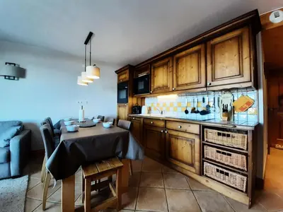 Cuisine ou kitchenette dans l'établissement Résidence Saint Bernard - Appartement de standing 3 pièces 6 personnes MAE-4844