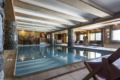 Piscine de l'établissement Résidence Saint Bernard - Appartement de standing 3 pièces 6 personnes MAE-4844 ou située à proximité