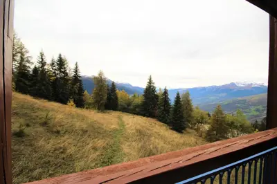 Vue générale sur la montagne ou vue sur la montagne depuis l'appartement