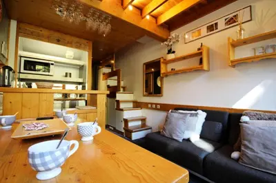 Cuisine ou kitchenette dans l'établissement Résidence Alliet - Agréable duplex 6 personnes au calme MAE-4884