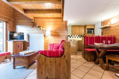 Cuisine ou kitchenette dans l'établissement Résidence Alpages Du Chantel - Charmant Appartement 3 Pièces 6 personnes MAE-4894