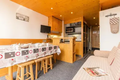Cuisine ou kitchenette dans l'établissement Résidence Alliet - Charmant duplex mezzanine 6/7 personnes MAE-4934