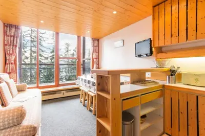 Cuisine ou kitchenette dans l'établissement Résidence Alliet - Charmant duplex mezzanine 6/7 personnes MAE-4934