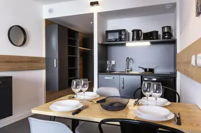 Cuisine ou kitchenette dans l'établissement Résidence Varet 2 - Studio rénové 5 personnes MAE-4954