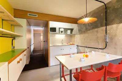 Cuisine ou kitchenette dans l'établissement Résidence Lauzieres - Studio 5 personnes pied des pistes MAE-4964